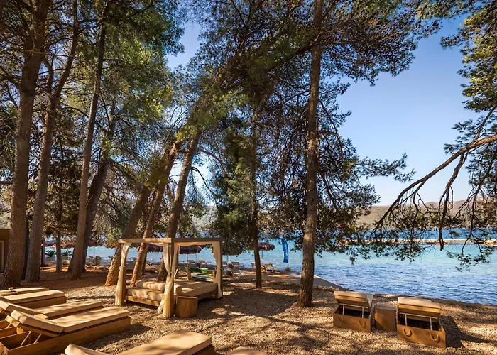 Resort Places Hvar By Valamar 4*