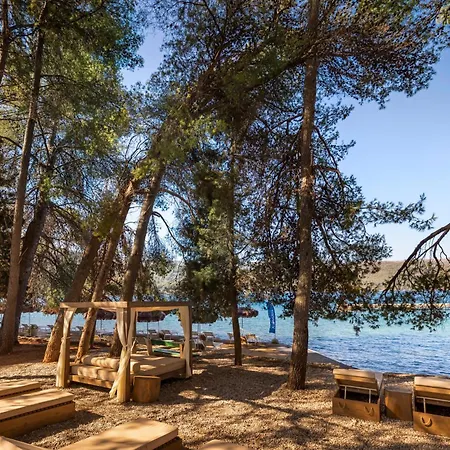 Resort Places Hvar By Valamar 4*